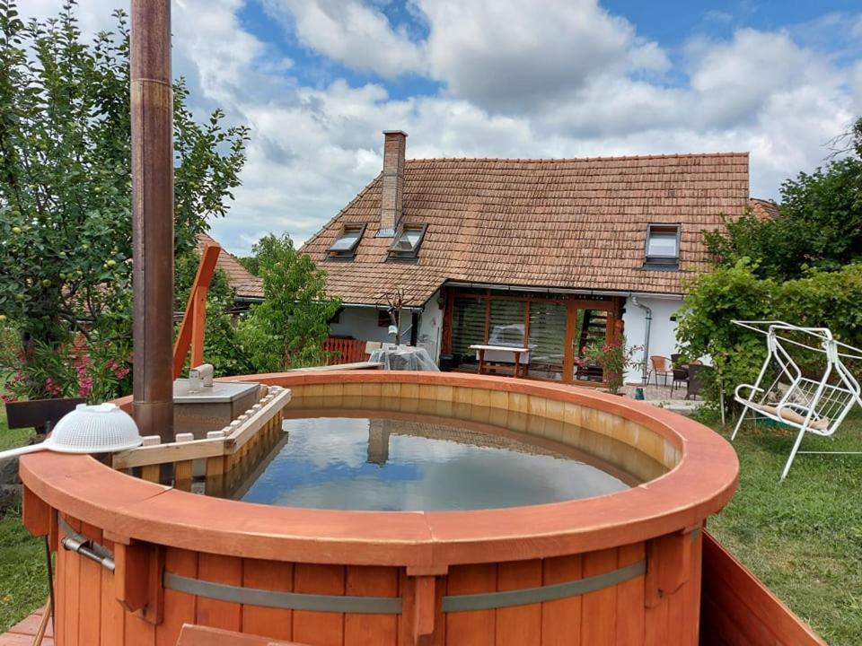Siklod. Csaba Vendeghaz Hotel Buitenkant foto